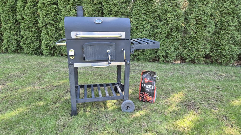 Grill węglowy z kominkiem+brykiet