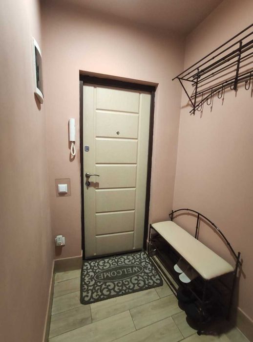 Продам чотирикімнатну квартиру з видом на набережну