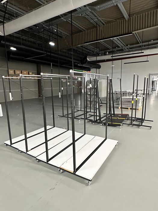 Vários charriot para roupa - vários modelos e tamanhos