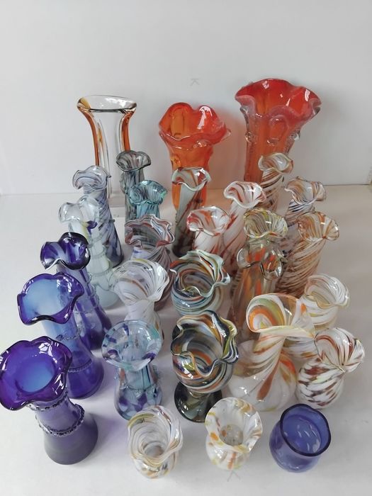 Ваза гутне скло різновиди