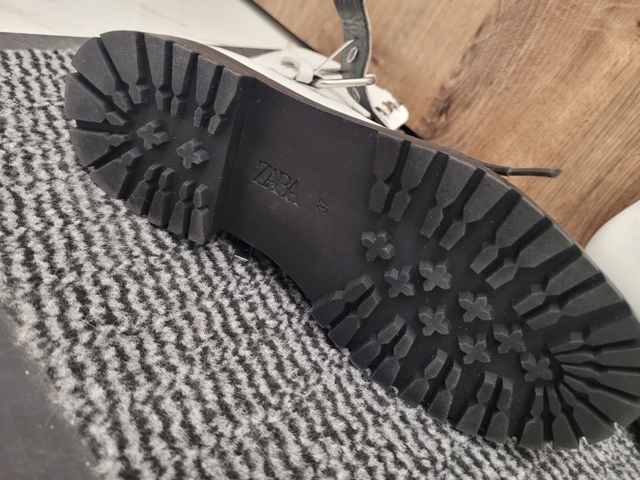 Nowe trzewiki buty skórzane Zara