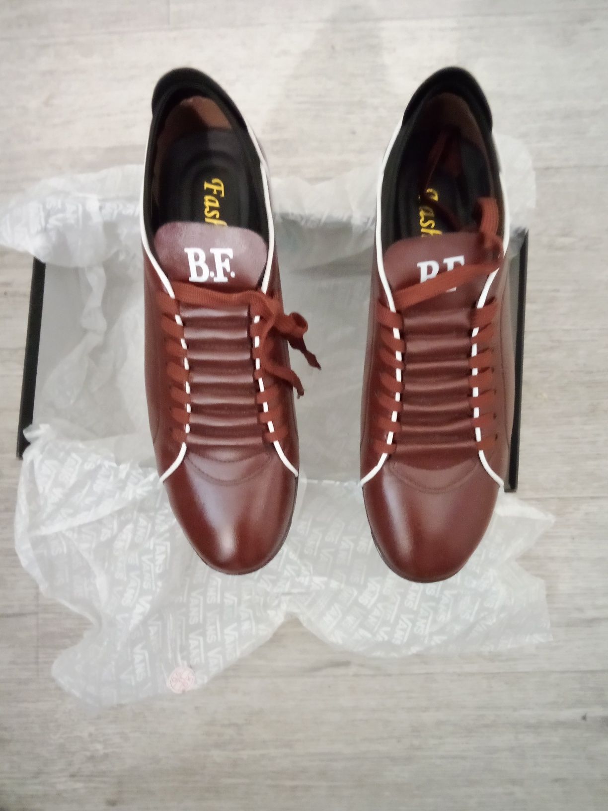 Menstache boots online