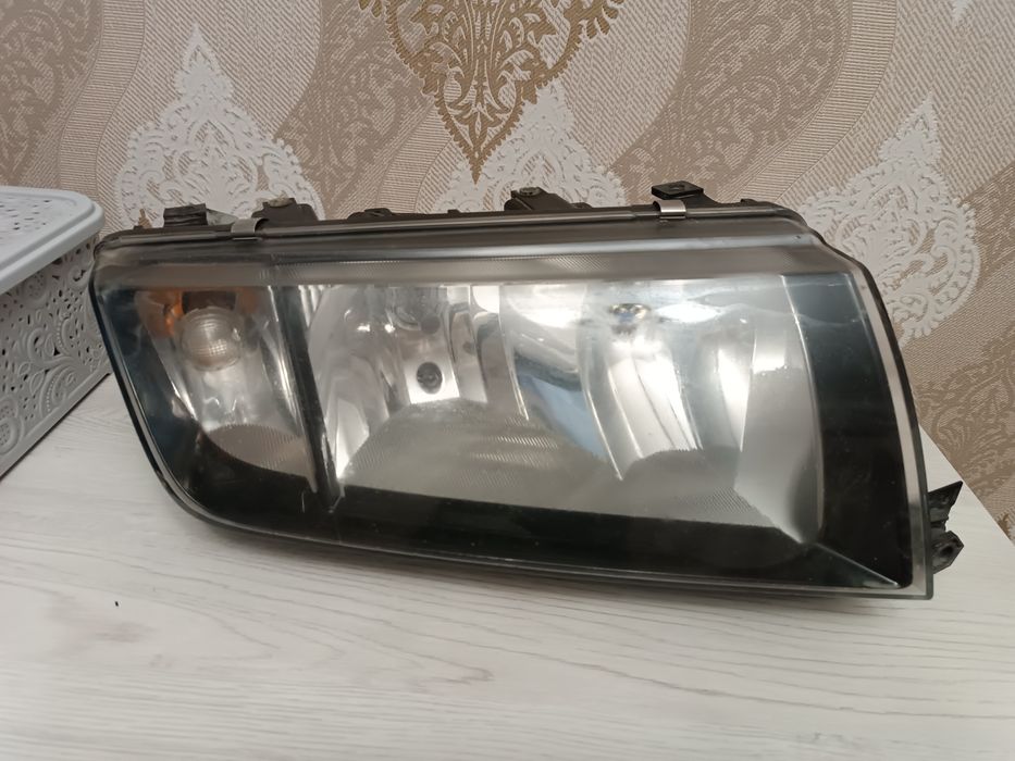 Фара Шкода Фа бія (права)