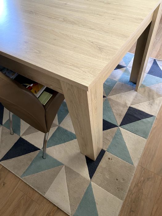Mesa de jantar para 6 pessoas - extensível até 2 metros
