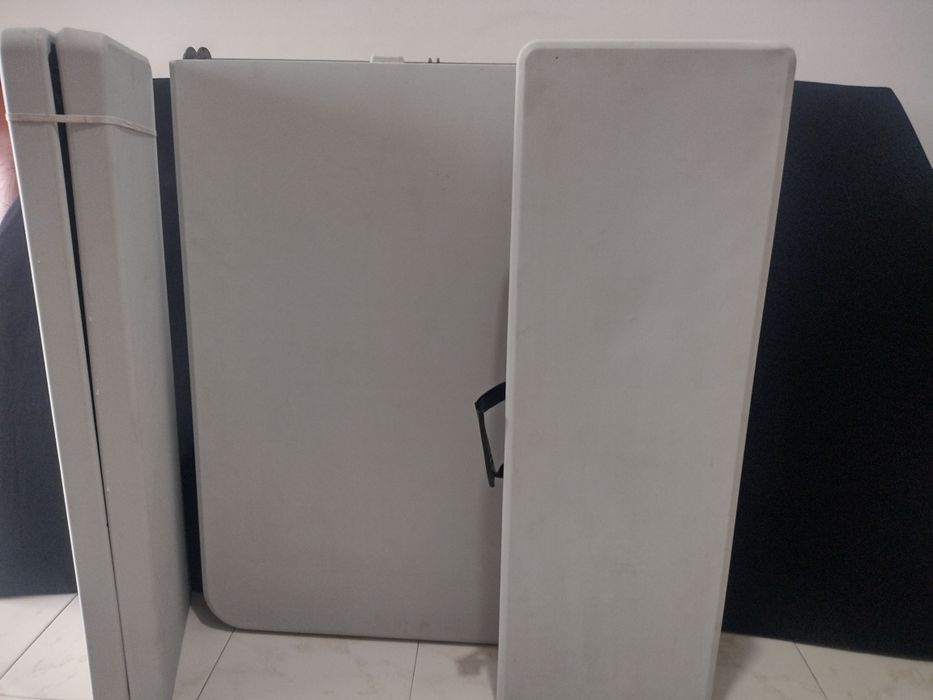 Conjunto Mesa e Bancos dobráveis 3 peças