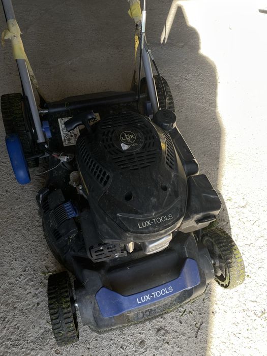 Газонокосарка бензинова