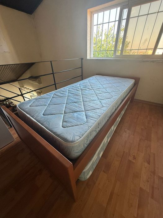 Cama dupla com gaveta + 2 colchões