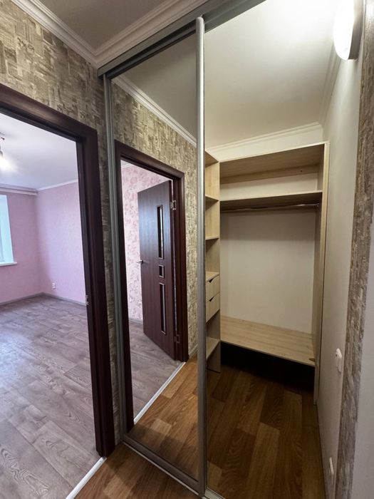 Продаж 3 квартири вулиця Футбольна, Довгинцево біля лікарні в приватному секторі, тиша буде. З ремонтом, вбудованою технікою, кухня -студія і 4поверх