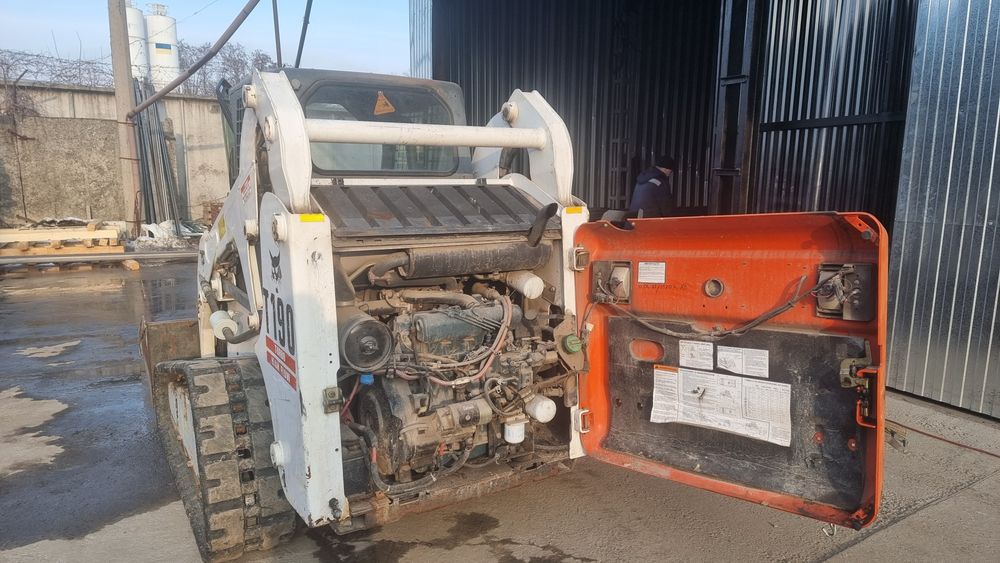 Bobcat T190 навантажувач гусеничный