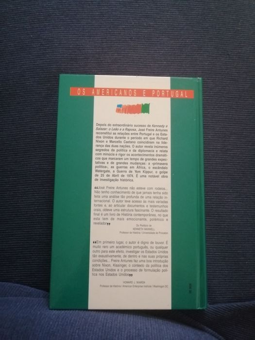 Nixon e Caetano, de José Freire Antunes.