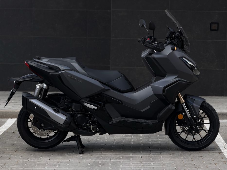 HONDA ADV 350 - Ótimo Estado!
