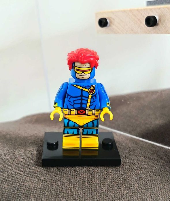 Miniaturas de Super-Heróis (9 peças)