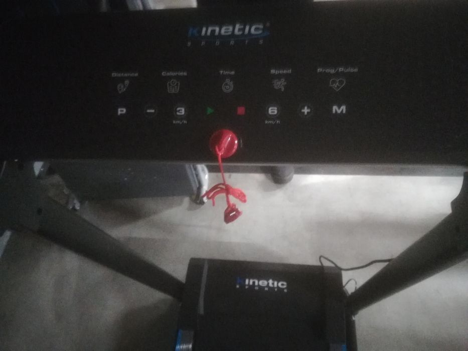 Wyprzedaz Bieżnia kinetic sports model 4600