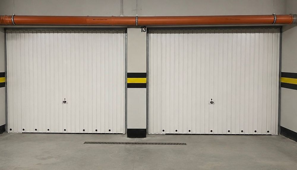 Sprzedam garaż 19.2m2 na Bora Komorowskiego 10