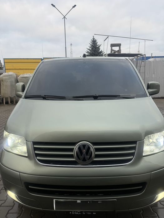 Фольксваген Мультиван 2004.