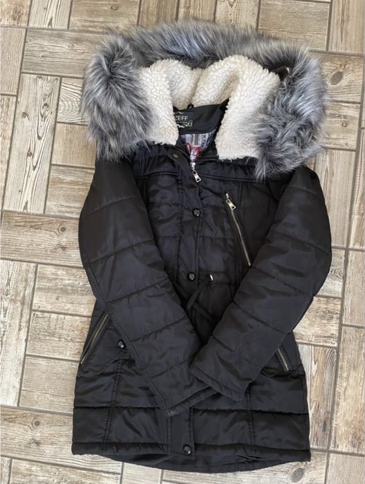 Куртка зимова  жіноча розмір S