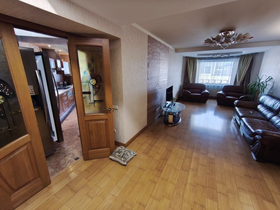 Оренда 3 кімнатна квартира на бульварі Шевченка в місті Черкаси. 145м2