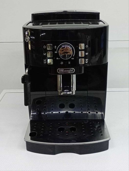 Кавомашина DeLonghi Magnifica S ECAM 21. 116 B з Німечинни Б\В