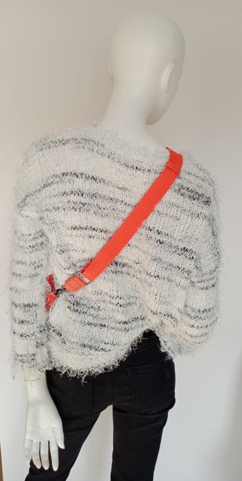 Sweter biało,czarny,rozmiar 40