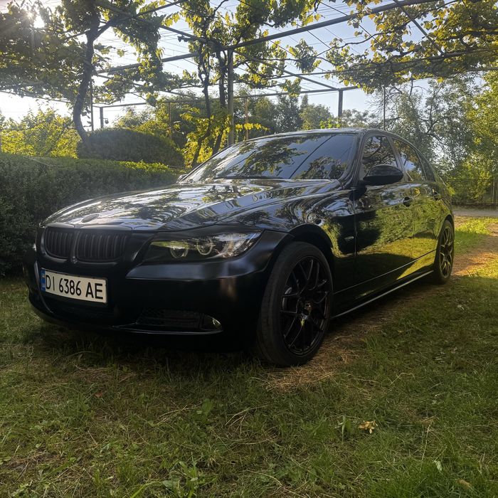 Продам  BMW 320i
