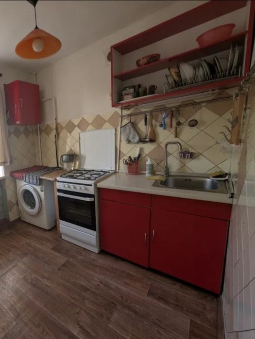 Продам 2х ком. квартиру в центре, ул. Рекордная 4/5