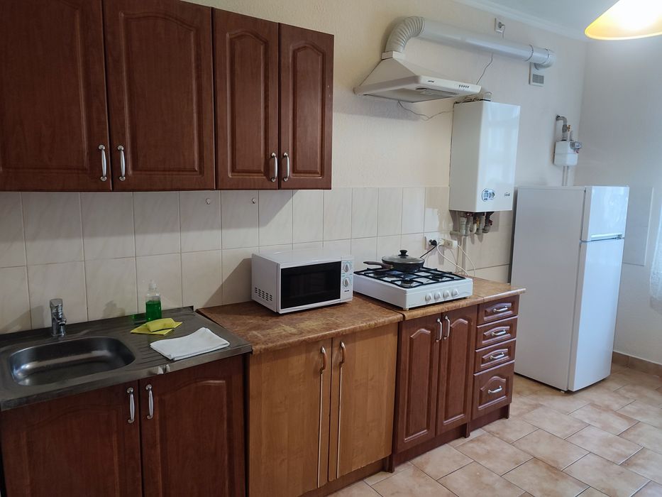 DOBA - 2кім Центр, 3-4 місця. Завжди тепла !