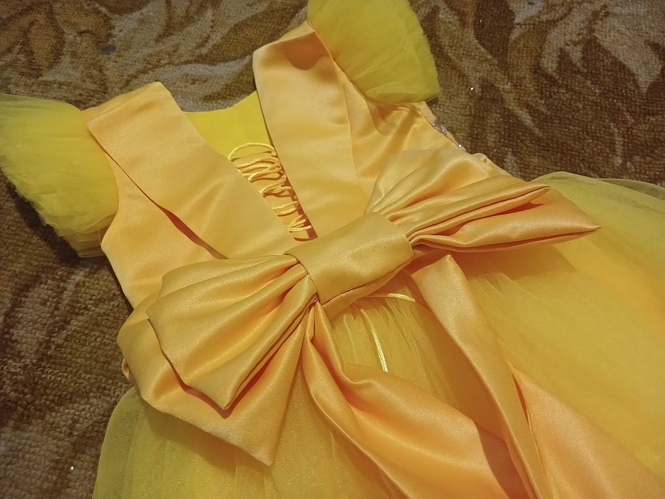 Дитяча святкова сукня