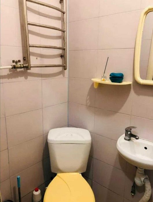Продаж великої 1/2 частини будинку в самому центрі біля "Сонячного парку"
