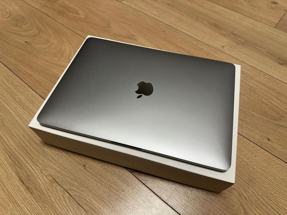 MacBook Pro 13,3” 16/256 GB w idealnym stanie! Bateria 200 cykli!