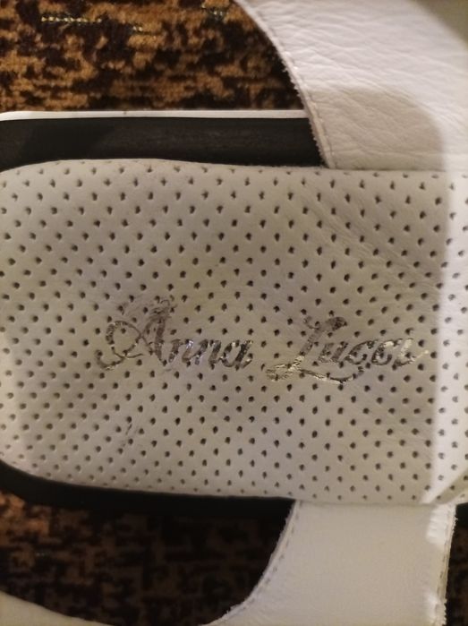 Продам жіночі босоніжки