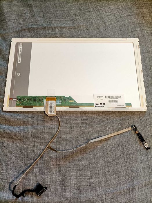 Working laptop screen with built-in camera (LP156WH4).64730097702019121