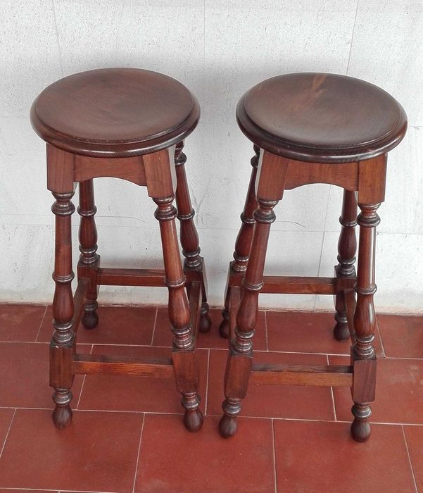 2 bancos madeira altos