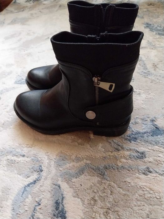 Botas baixas em preto