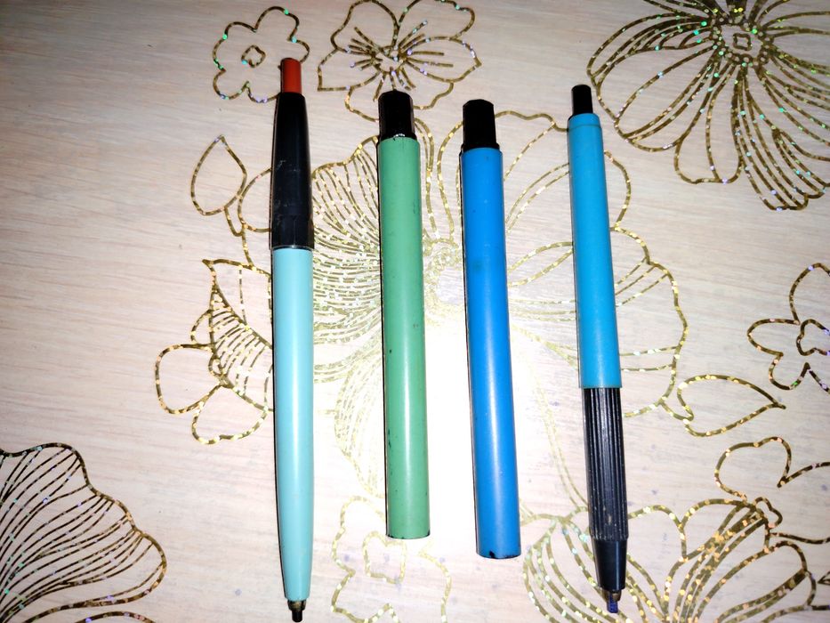 Готовальня циркуль карандаш механический