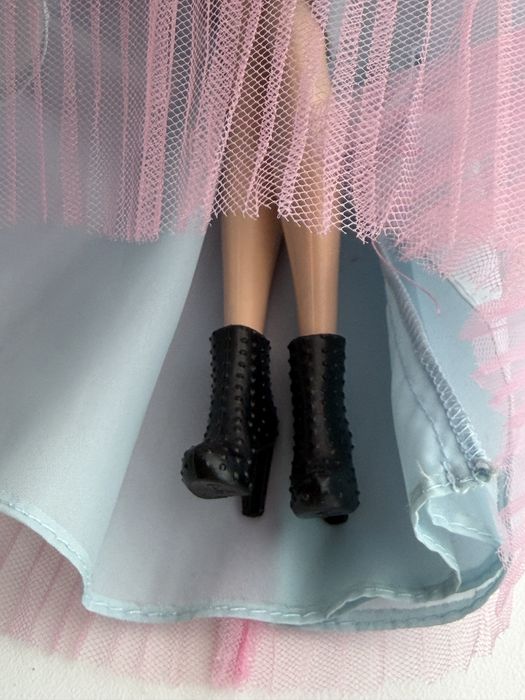 Лялька Барбі, Barbie