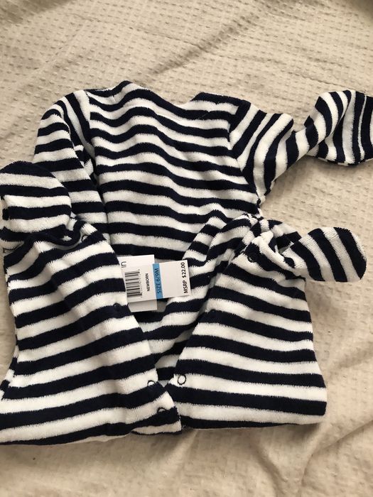 Calvin Klein spioszki oryginalne dezjnerskie 6-9 miesiecy