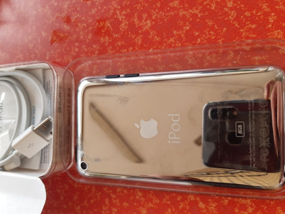 Ipod 4 - 8 Gb --