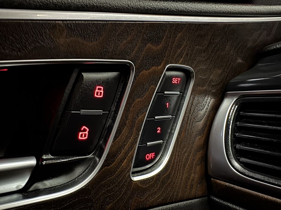 Audi A6 quattro 3.0TFSI V6 24V АКПП 2012 р.в. (300 к.с.)