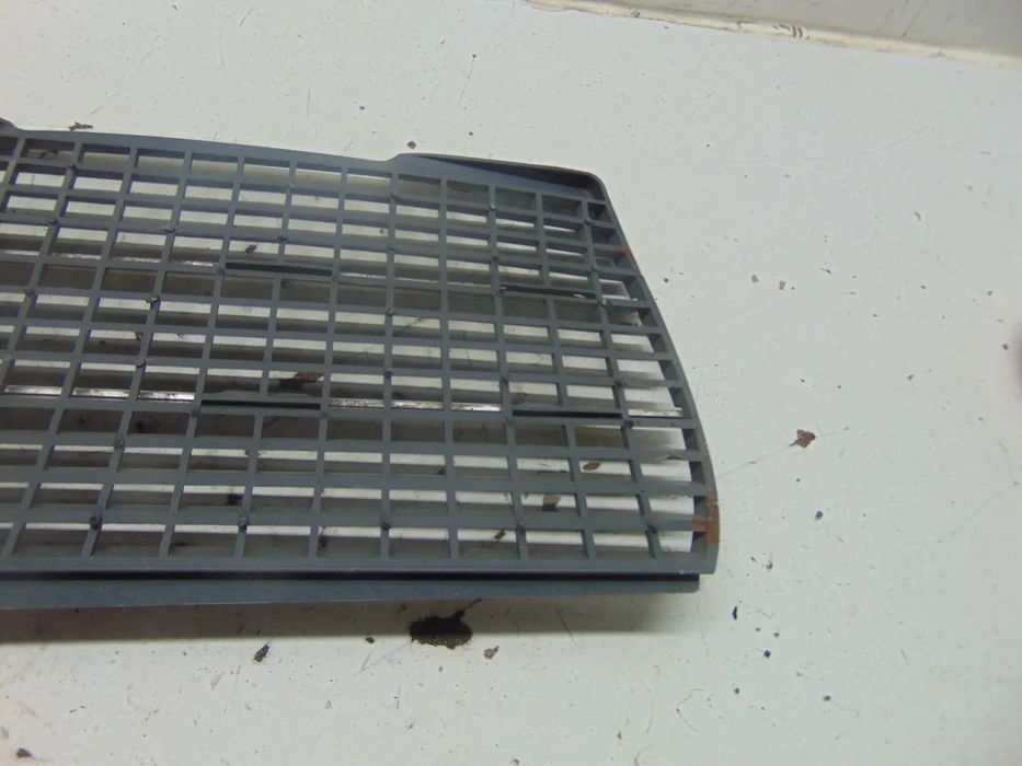 Mercedes W124 Grelha interior " nova de stock antigo