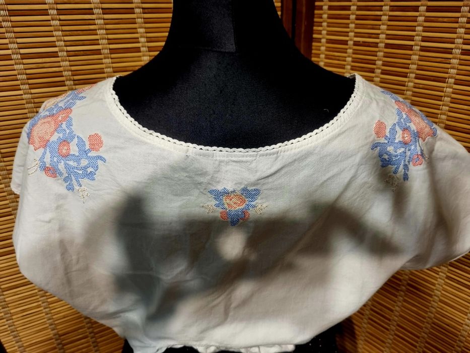 Isle M L XL haftowana bluzeczka  j.Nowa