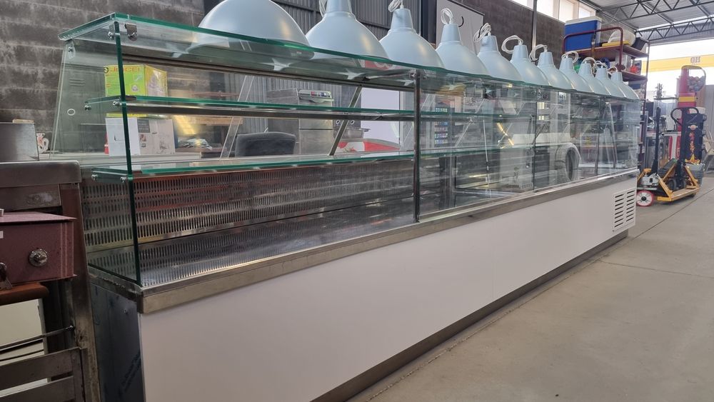 Vitrine em vidro de refrigeração 4,50M x 0,80M Como nova!