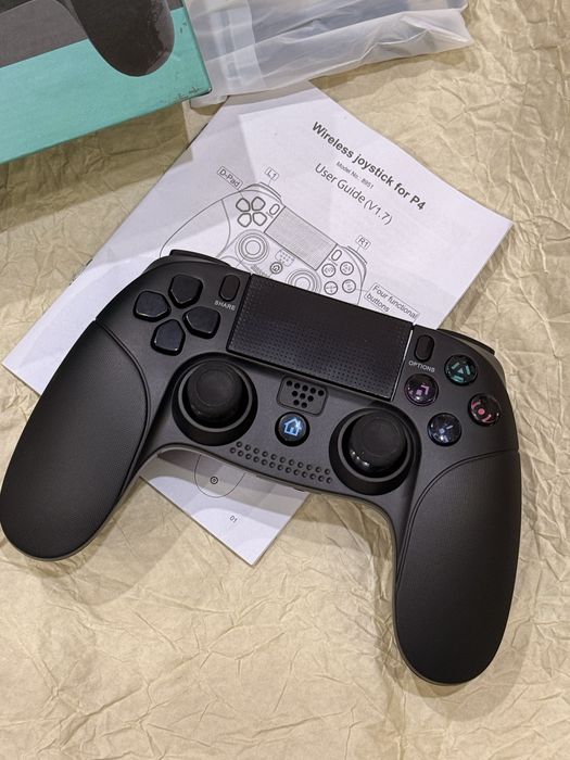 беспроводной контроллер, разработанный для совместимости с консолями Sony PlayStation 4.
