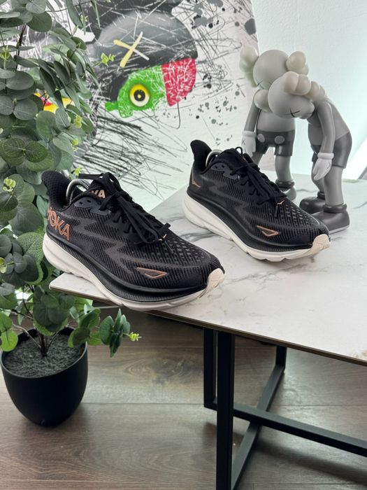 Кросівки Hoka Clifton 9 42 розмір Е13087