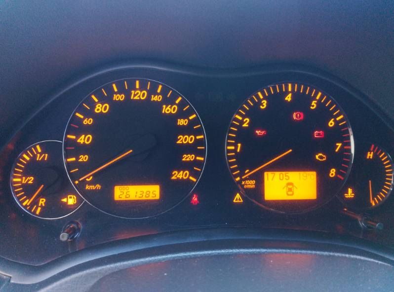Toyota   AVENSIS
