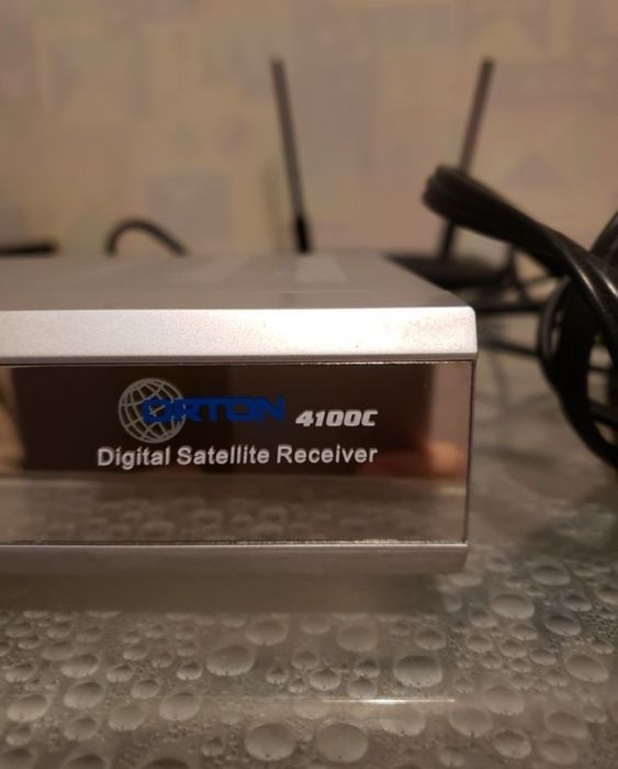 Продам спутниковый тюнер ORTON 4100 C