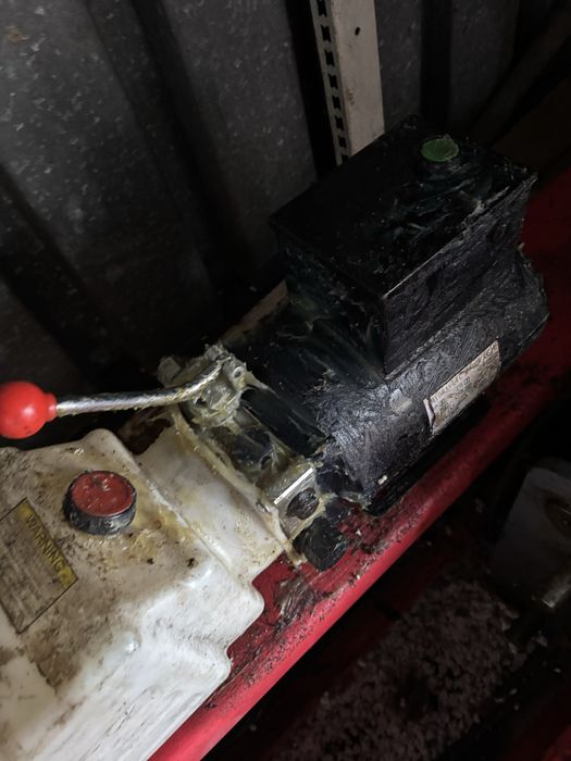 Підйомник автомобільний 2-х стійковий 3,5 т 380В TLT-235SB-380 LAUNCH