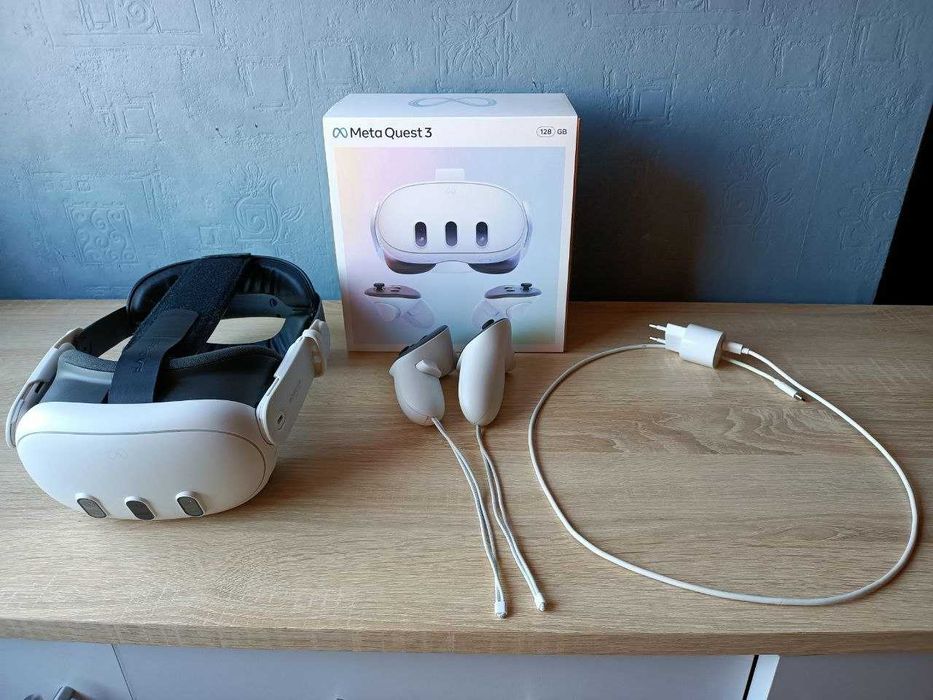 Meta Quest 3 128 GB – stan jak nowy + pasek na głowę BOBO VR