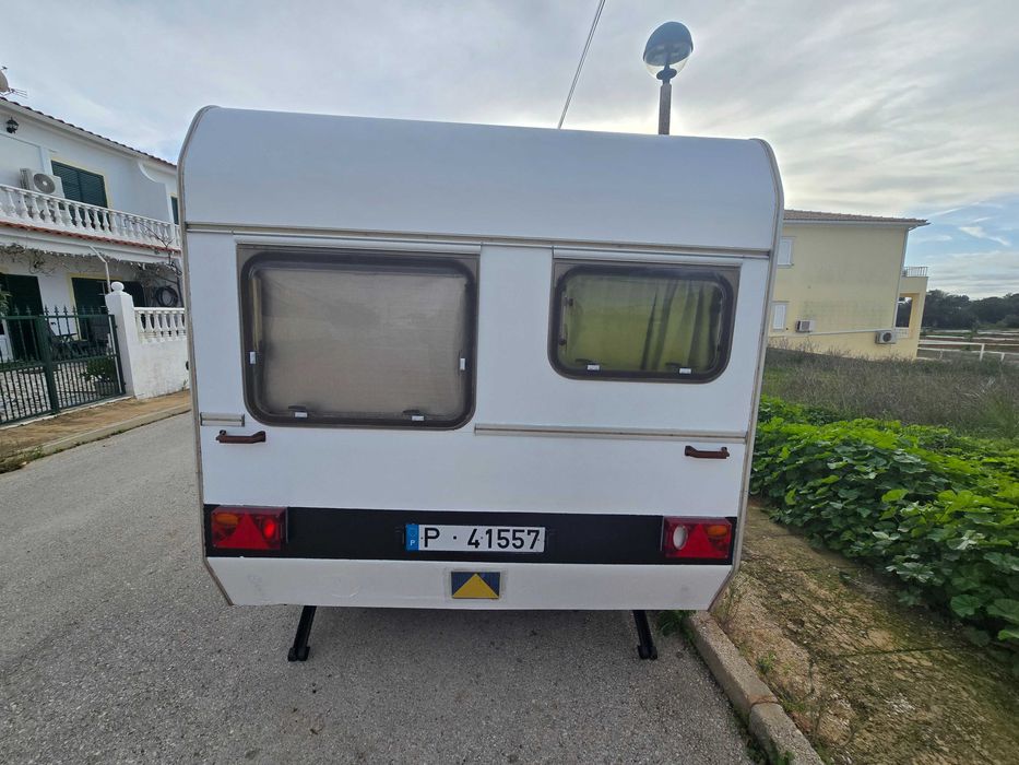 oportunidade caravana em bom estado sem nada a fazer