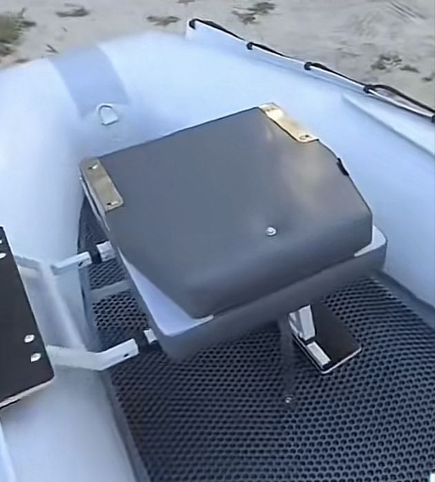 Складная опора(рама)с креплением на ЛИКТРОС под кресло в лодку ПВХ