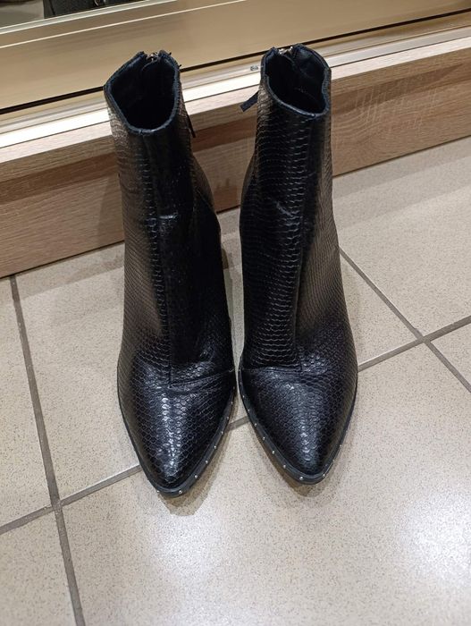 Ботінки  Полуботінки .